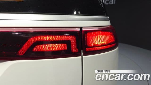 Kia Carnival 2020 — ფოტო 17/31
