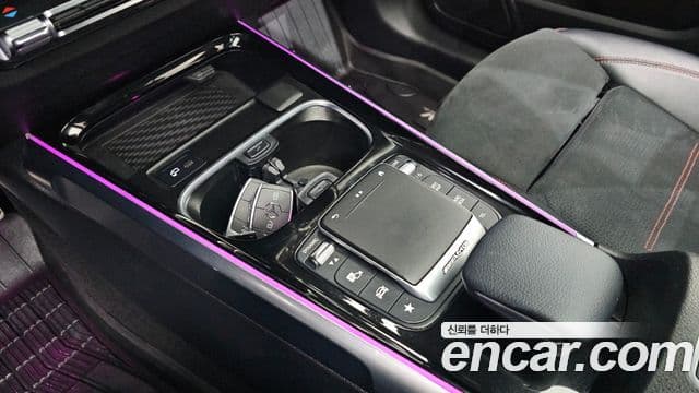 Mercedes-Benz GLB-Class 2021 — Şəkil 17/20