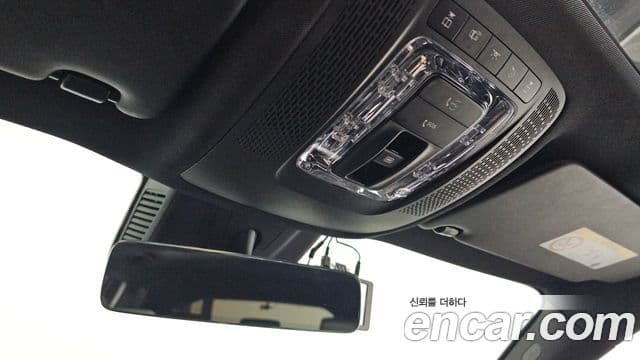 Mercedes-Benz GLB-Class 2021 — Şəkil 18/20