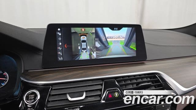 BMW 5 Series 2018 — Фото 14/20