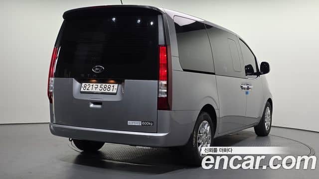 Hyundai Staria, 2023