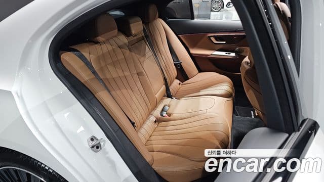 Mercedes-Benz E-Class 2026 — фото 11 из 20