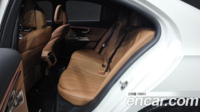 Mercedes-Benz E-Class 2026 — фото 12 из 20