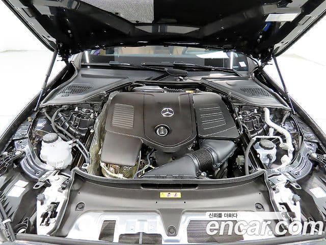 Mercedes-Benz E-Class 2025 — ფოტო 19/20