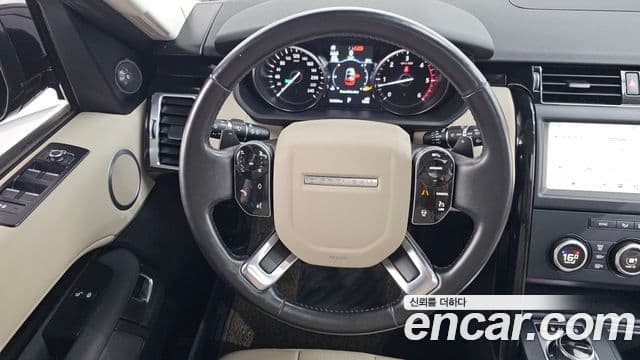Land Rover Discovery 5 2020 — фото 13 из 20