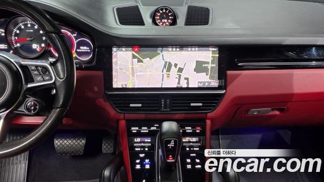 Porsche Cayenne 2021 — Şəkil 22/40