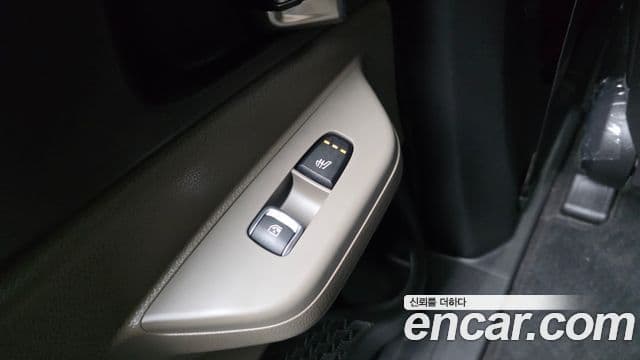 Kia Carnival 2024 — ფოტო 19/20