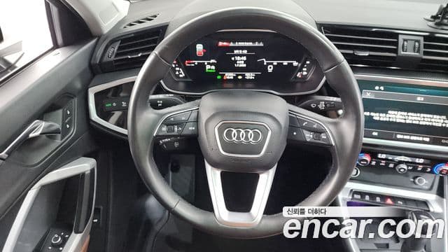 Audi Q3 2023 — ფოტო 14/20