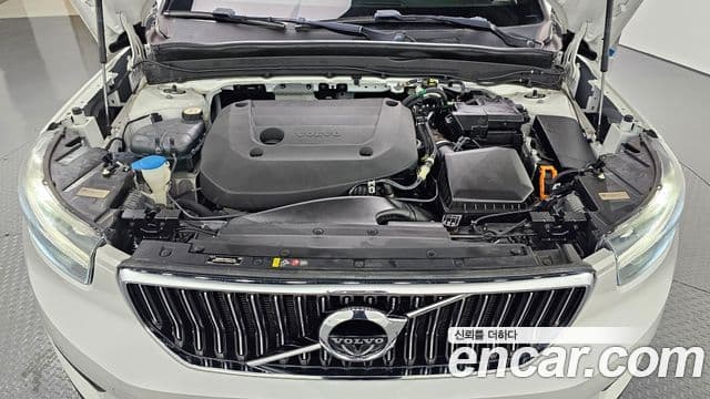 Volvo XC40 2022 — фото 6 из 20