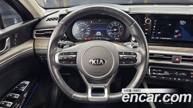 Kia K5 2021 — Şəkil 13/20