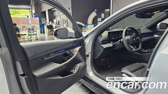 BMW 5 Series 2025 — Şəkil 10/20