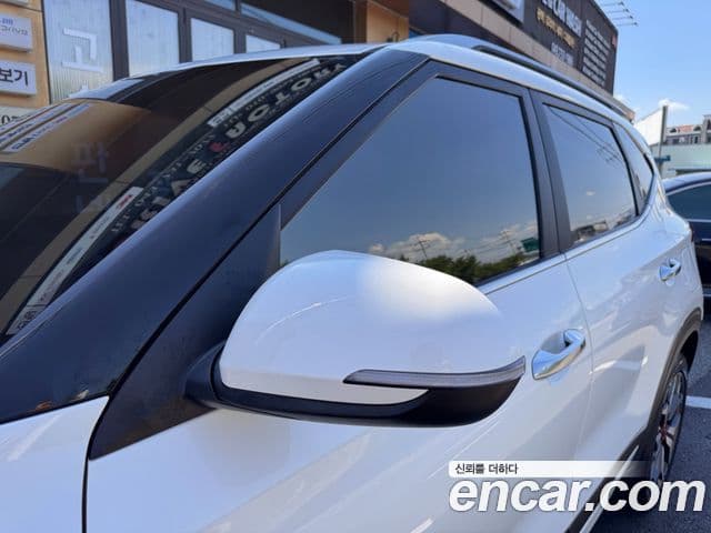 Kia Seltos 2021 — фото 18 из 20