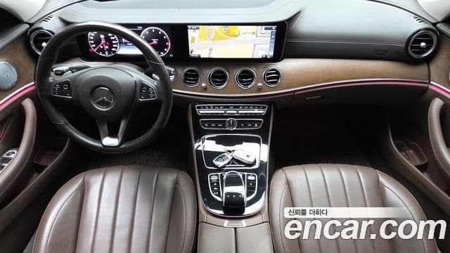 Mercedes-Benz E-Class 2018 — фото 7 из 20