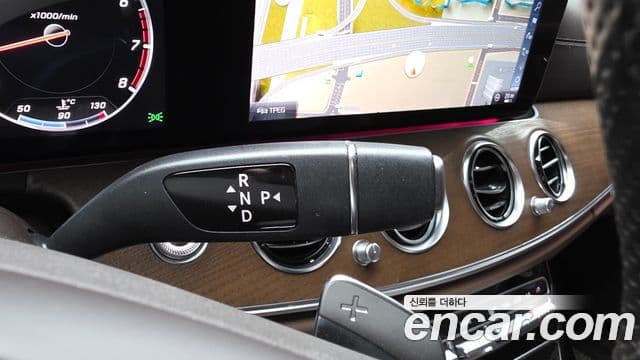 Mercedes-Benz E-Class 2018 — фото 9 из 20