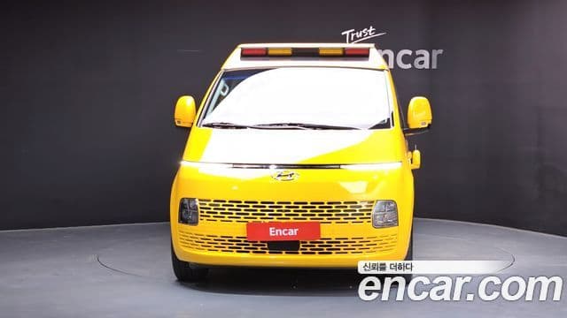 Hyundai Staria 2023 — ფოტო 3/20