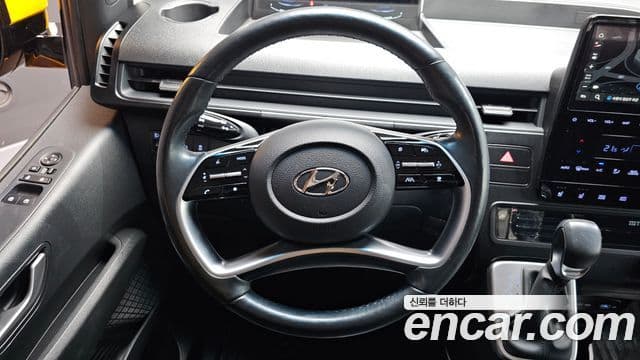 Hyundai Staria 2023 — ფოტო 12/20