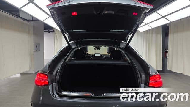 Mercedes-Benz GLE-Class 2018 — Şəkil 16/20