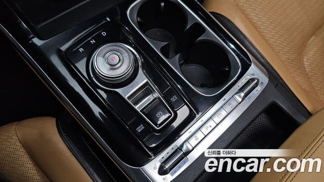 Kia Carnival 2022 — фото 9 из 20