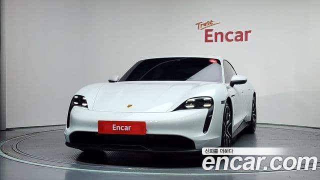 Porsche Taycan 2023 — Photo 7/20