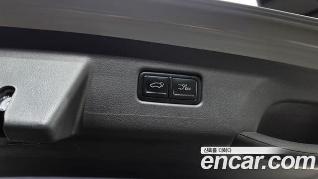 Kia Carnival 2024 — ფოტო 18/20