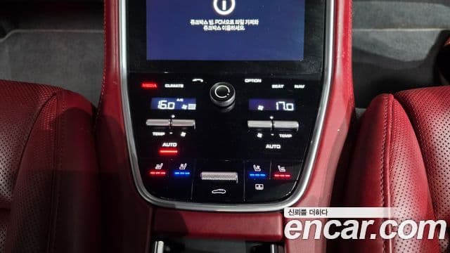 Porsche Panamera 2019 — Фото 19/20