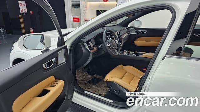 Volvo XC60 2021 — фото 9 из 20