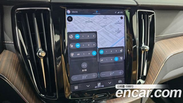 Volvo XC60 2021 — фото 17 из 20