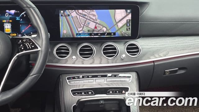 Mercedes-Benz E-Class 2023 — Şəkil 13/20