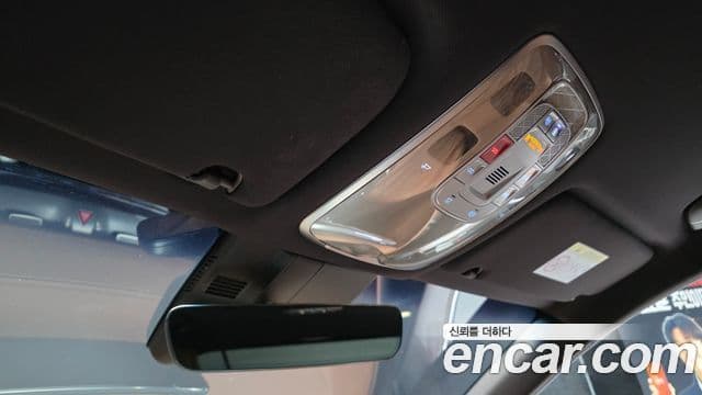Genesis Electrified G80 2023 — фото 18 из 20