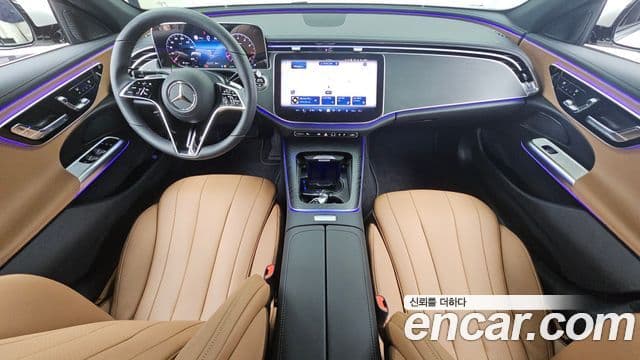 Mercedes-Benz E-Class 2025 — Photo 1/34