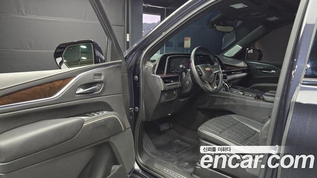 Cadillac Escalade 2022 — ფოტო 10/20