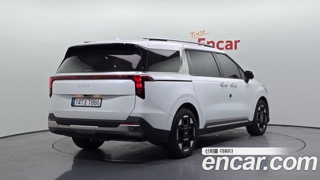 Kia Carnival 2024 — Şəkil 2/20