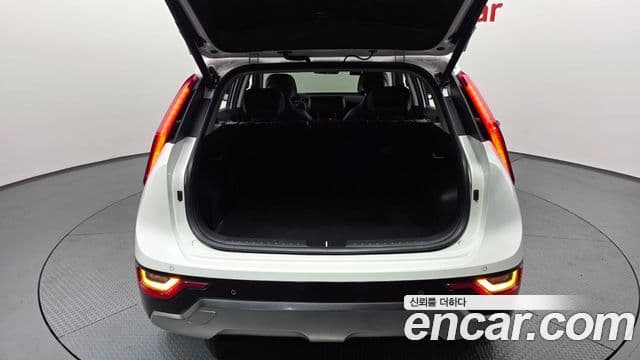 Kia Niro 2022 — фото 20 из 20