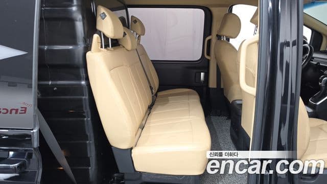 Hyundai Staria 2023 — ფოტო 11/20