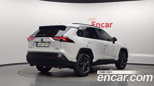 Toyota RAV4 2024 — Şəkil 2/20
