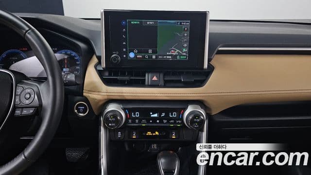Toyota RAV4 2024 — Şəkil 17/20