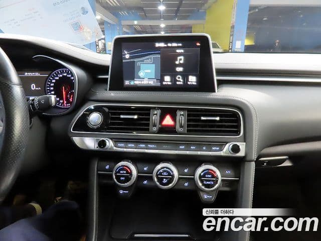 Genesis G70 2018 — фото 16 из 20