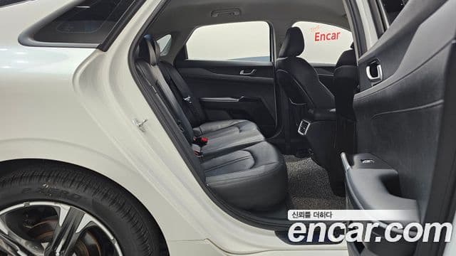 Kia K5 2023 — фото 11 из 20