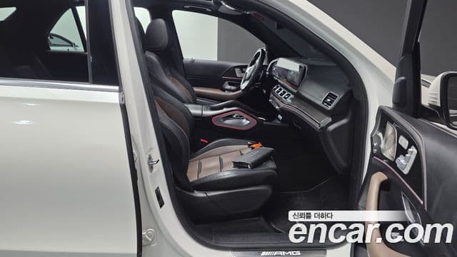 Mercedes-Benz GLE-Class 2021 — Photo 7/37
