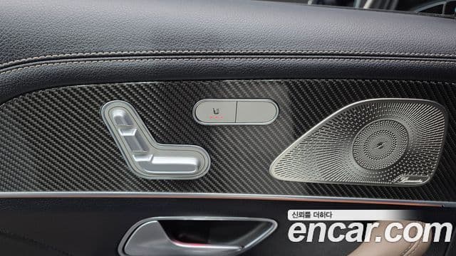 Mercedes-Benz GLE-Class 2021 — Photo 35/37