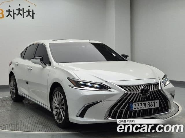 Lexus ES300h 2026 — фото 1 из 19