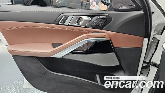 BMW X6 2025 — Photo 32/37