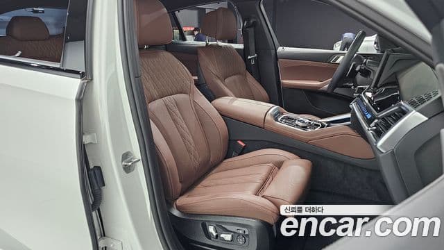 BMW X6 2025 — Photo 33/37