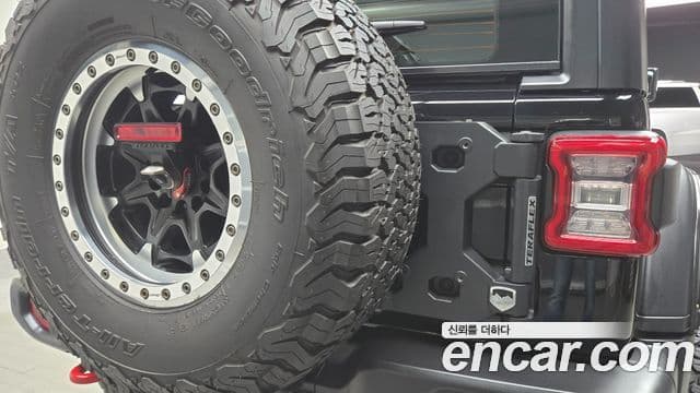 Jeep Wrangler 2023 — Şəkil 16/20