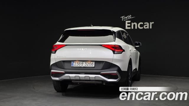 Kia Sportage 2022 — ფოტო 4/20