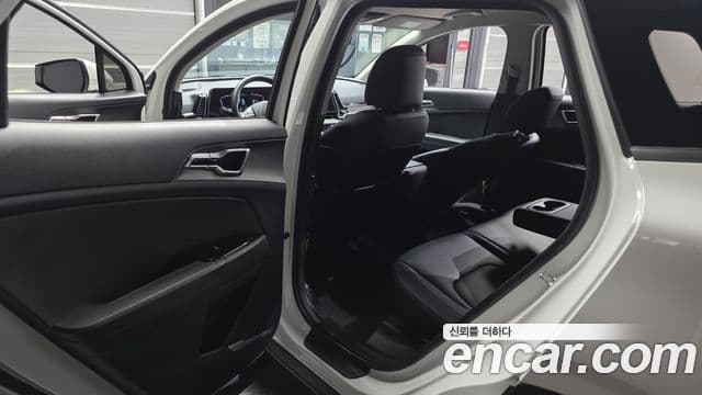 Kia Sportage 2022 — ფოტო 11/20