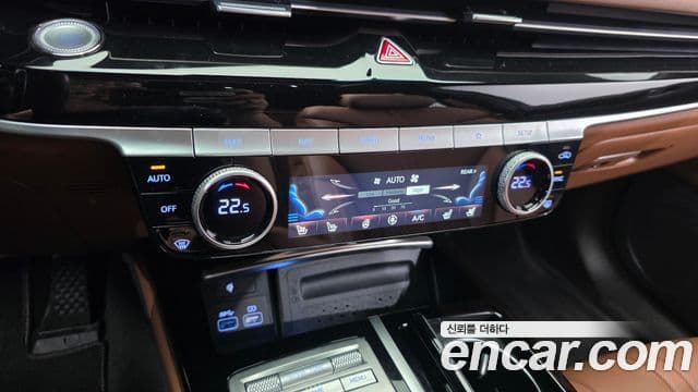 Genesis Electrified G80 2023 — фото 17 из 20