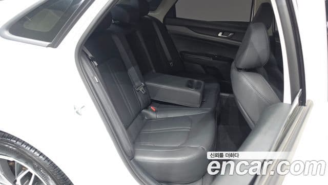 Kia K5 2023 — ფოტო 11/20