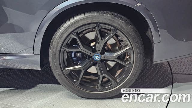BMW X5 2022 — Photo 17/32
