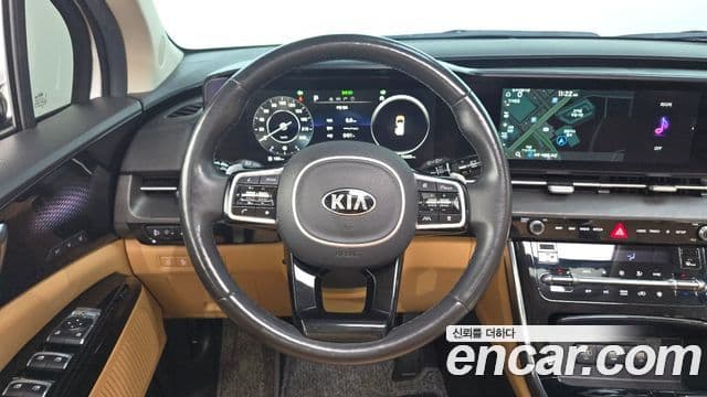 Kia Carnival 2021 — фото 11 из 20